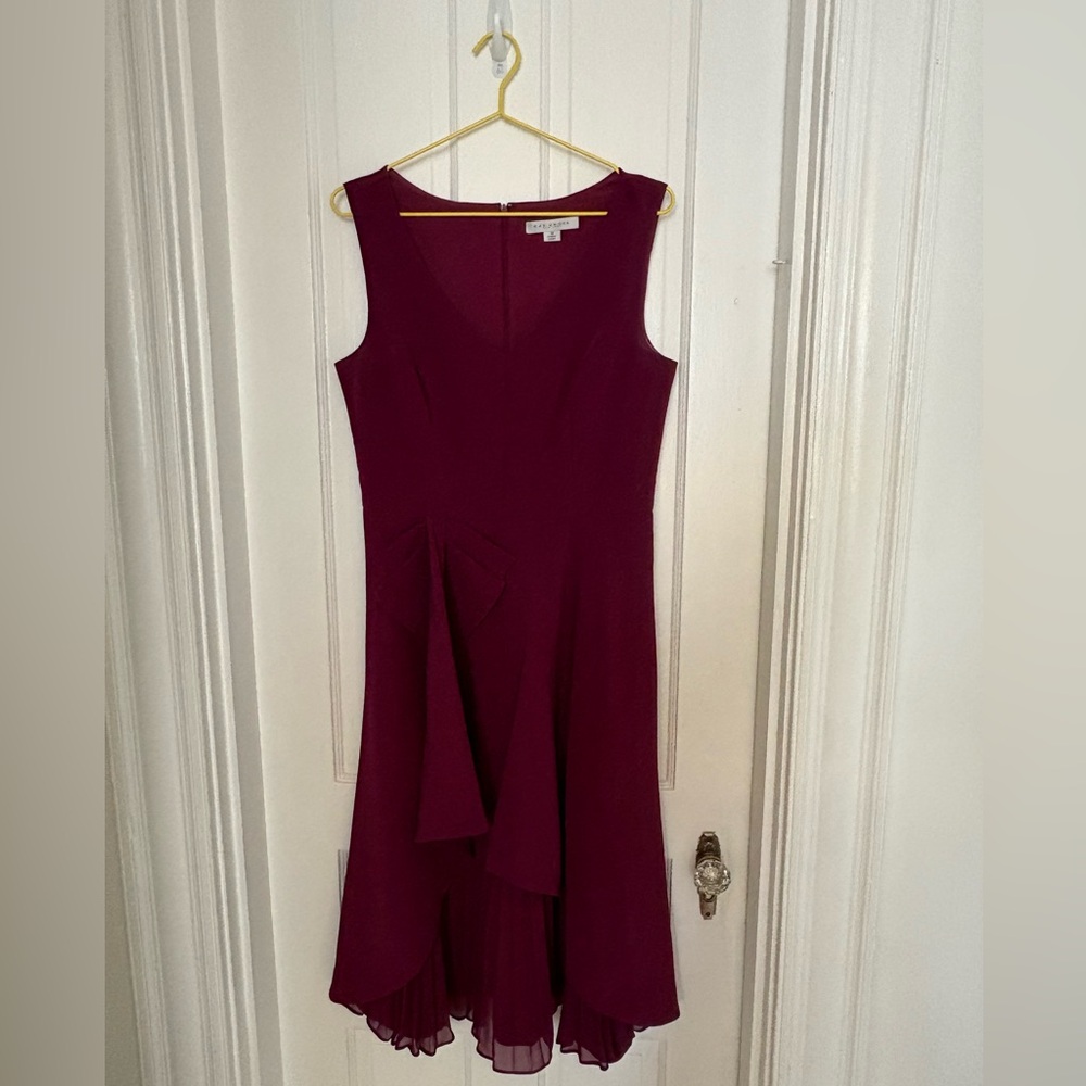 Kay Unger size 10 dress… perfect condition worn for a few hours. Elegant.